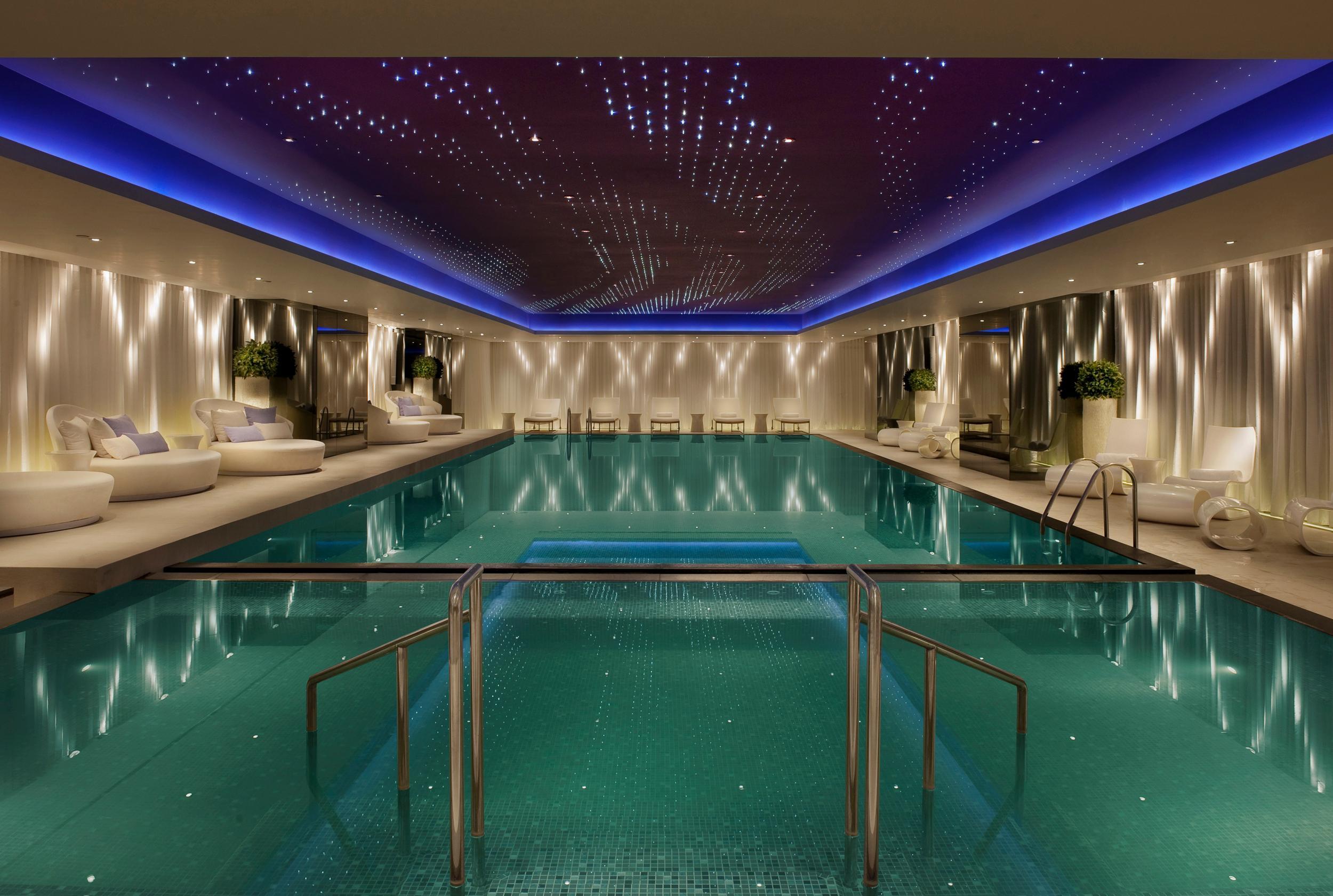 The Mira Hong Kong Hotel Екстериор снимка The pool at the Mandarin Oriental, Munich