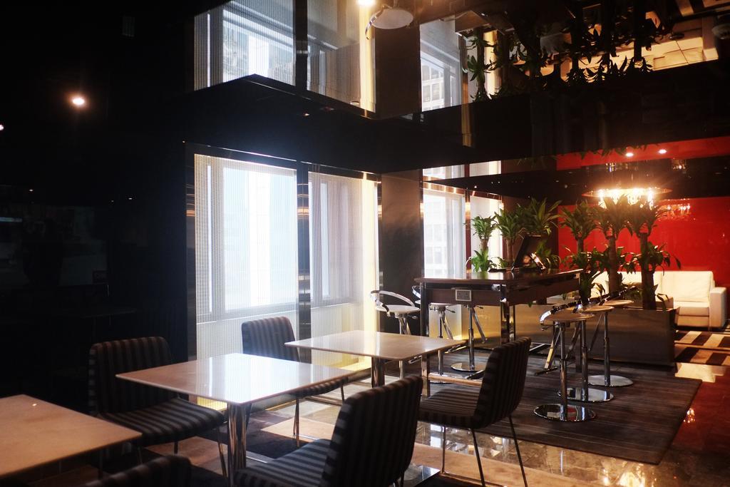 The Mira Hong Kong Hotel Екстериор снимка Interior of a restaurant in Seoul, South Korea