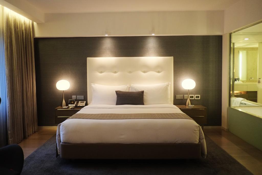 The Mira Hong Kong Hotel Екстериор снимка A room at the Park Hyatt Hyderabad