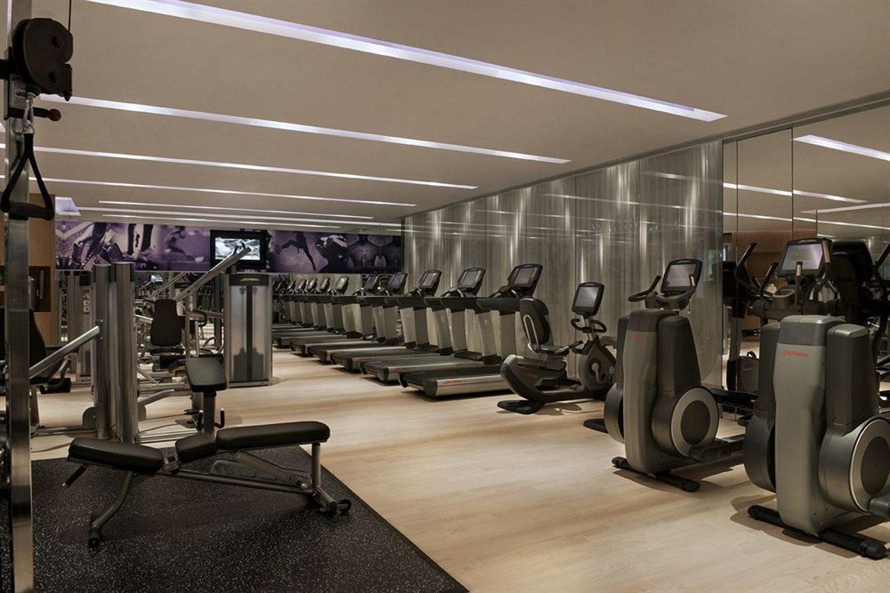 The Mira Hong Kong Hotel Екстериор снимка The gym at The Ritz-Carlton, Dubai