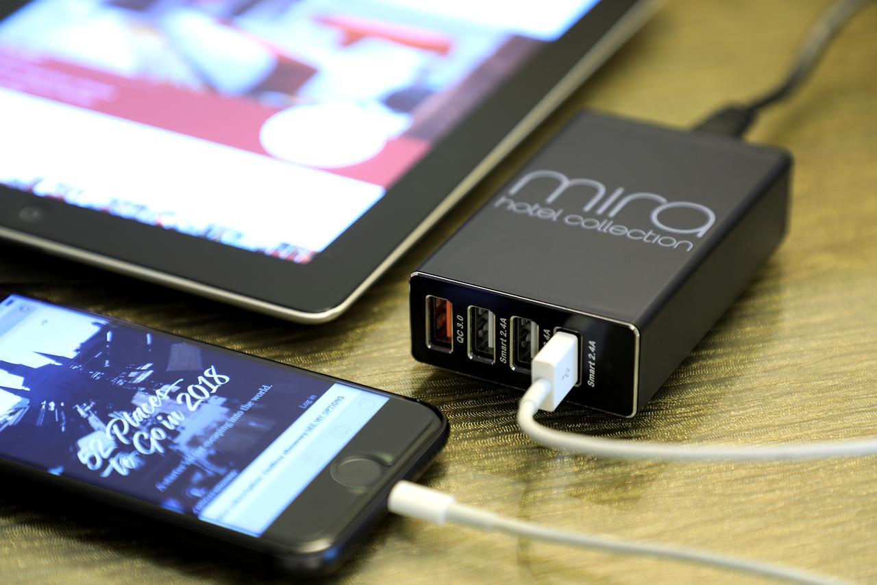 The Mira Hong Kong Hotel Екстериор снимка A USB charger